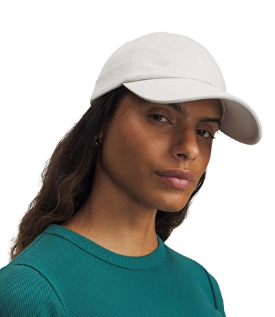 Under Armour Blitzing Low Adjustable Kadın Şapka Beyaz